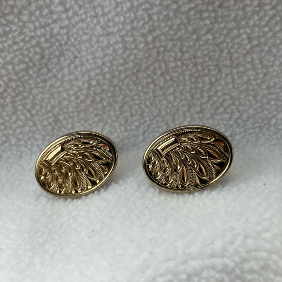 Other - Vintage Gold-Tone Oval Filigree Men’s Cuff Links